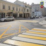 Что обозначает желтая разметка на дороге по ПДД: на обочине, вдоль бордюра, значение, правила